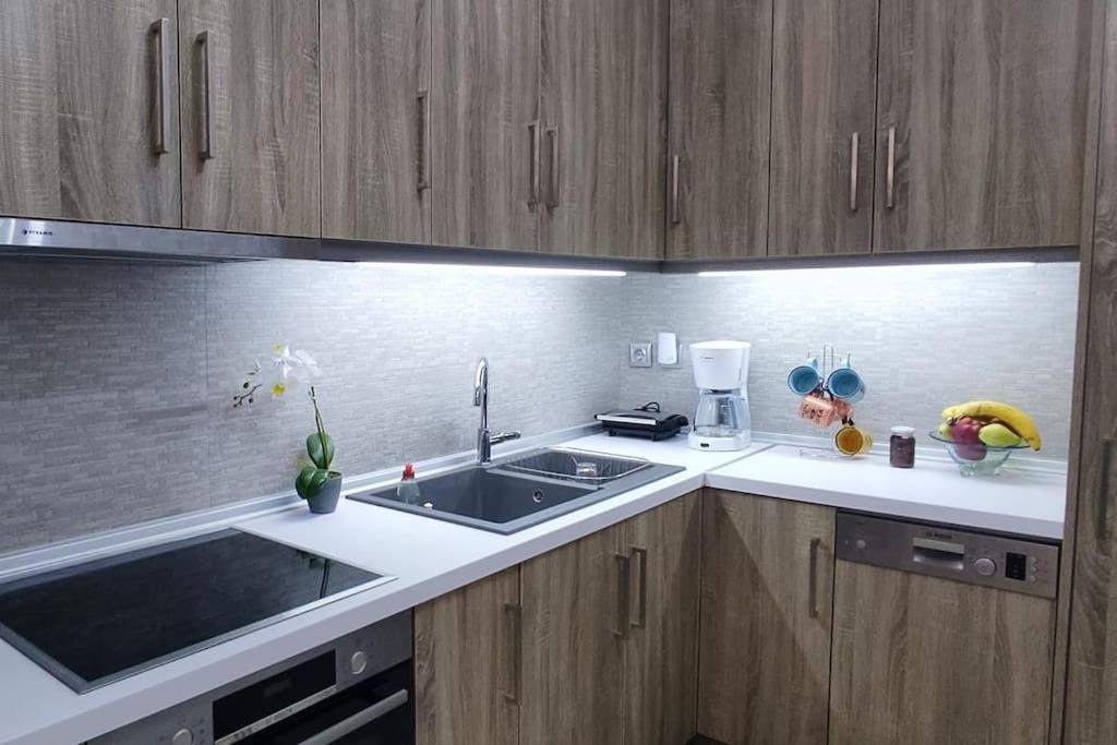 Modern Apartment In Itea Exterior foto